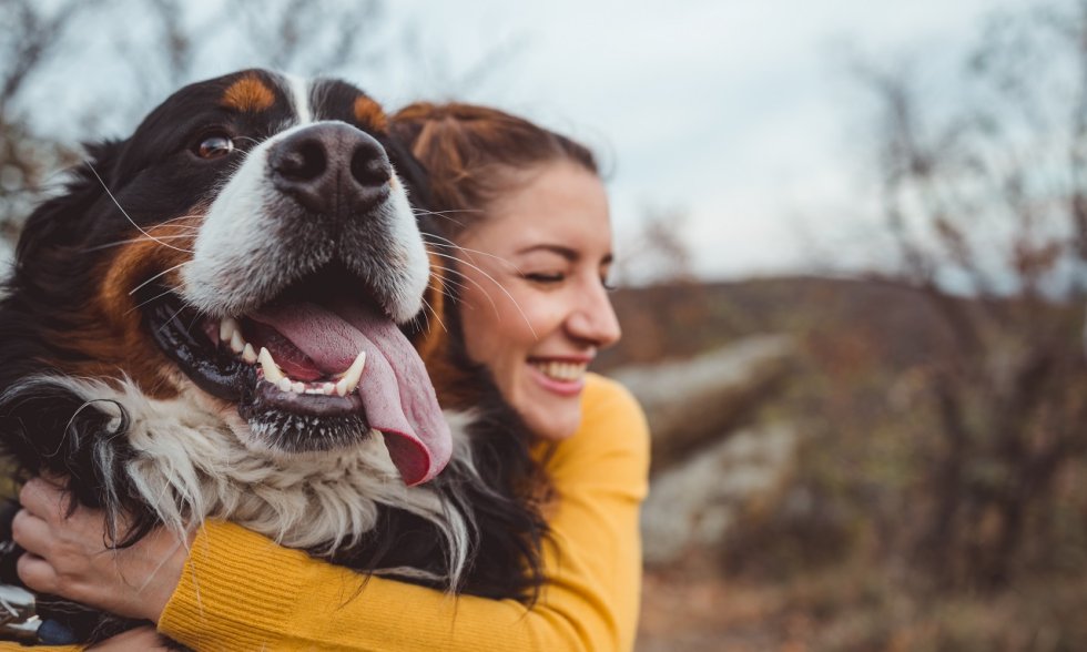 Frau mit ihrem Hund